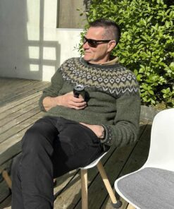 Strikkeopskrift – Islandsk sweater “Riddari” 28-3 – Strikkes i “Lettlopi” (Sendes straks)