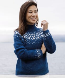 Strikkeopskrift – Islandsk Sweater “Snjokorn” 44-06 – Strikkes i “Fjallalopi” (Sendes straks)