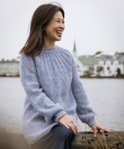 Strikkeopskrift – “Ising” Sweater/Bluse 44-23 – Strikkes i “Lettlopi” (Sendes straks)