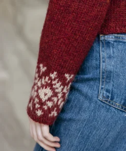 Strikkeopskrift – Cardigan “Adventslys / Aðventuljós” 44-11 – Lettlopi (Sendes straks)