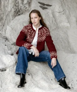 Strikkeopskrift – Cardigan “Adventslys / Aðventuljós” 44-11 – Lettlopi (Sendes straks)