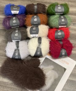 Strikkeopskrift “Fuzzy Vanter / Luffer” – Ultra bløde, varme og elegante.