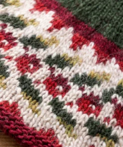 StrikkeKit – Rundt juletæppe ø 70 cm. “Tranebær” 44-19 – “Alafosslopi”