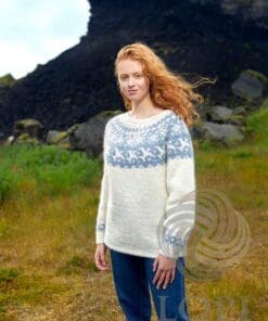 Strikkeopskrift – “Farfuglar 40-15” Skøn sweater flot mønster – Strikkes i “Lettlopi” (Sendes straks)
