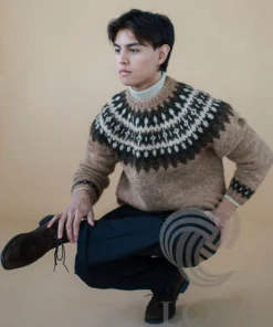 Strikkeopskrift – Unisex Sweater “Kastali Classic” 42-09 – “Lettlopi” (Sendes straks)