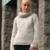 Strikkeopskrift – Sweater “Nú” 25-2 Flot og dejlig varm sweater med rullekrave “Jöklalopi” (Sendes straks)