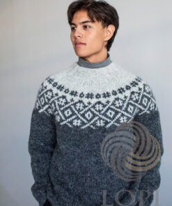 Strikkeopskrift – Islandsk sweater “Hashtag” 42-01 “Plötulopi” (Sendes straks)