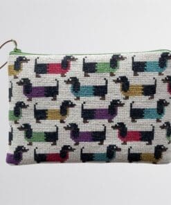Baldyre Broderikit Clutch “Røde Hunde”. Komplet broderikit.