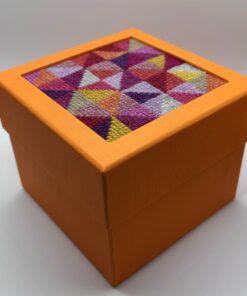 Baldyre Boxen broderikit. PICK’N’MIX Boxen – Vælg mellem 3 farver