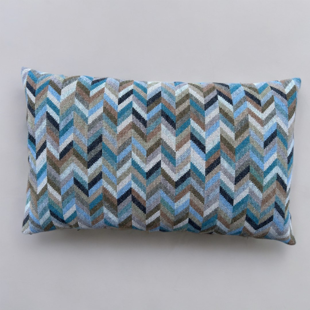 Broderikit Pude Vera – Baldyre | DIY Broderipude i Moderne Design (30 x 50 cm) – Dansk design