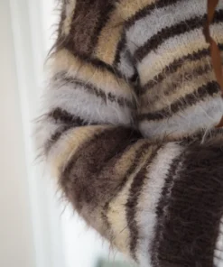 Strikkeopskrift “Fuzzy Mista Sweater” – Blød og smuk sweater. (Tove Lindtein)
