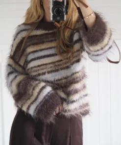 Strikkeopskrift “Fuzzy Mista Sweater” – Blød og smuk sweater. (Tove Lindtein)
