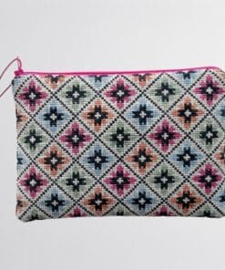 Broderikit “Dalarna” Clutch fra Baldyre – DIY clutch med nordisk mønster