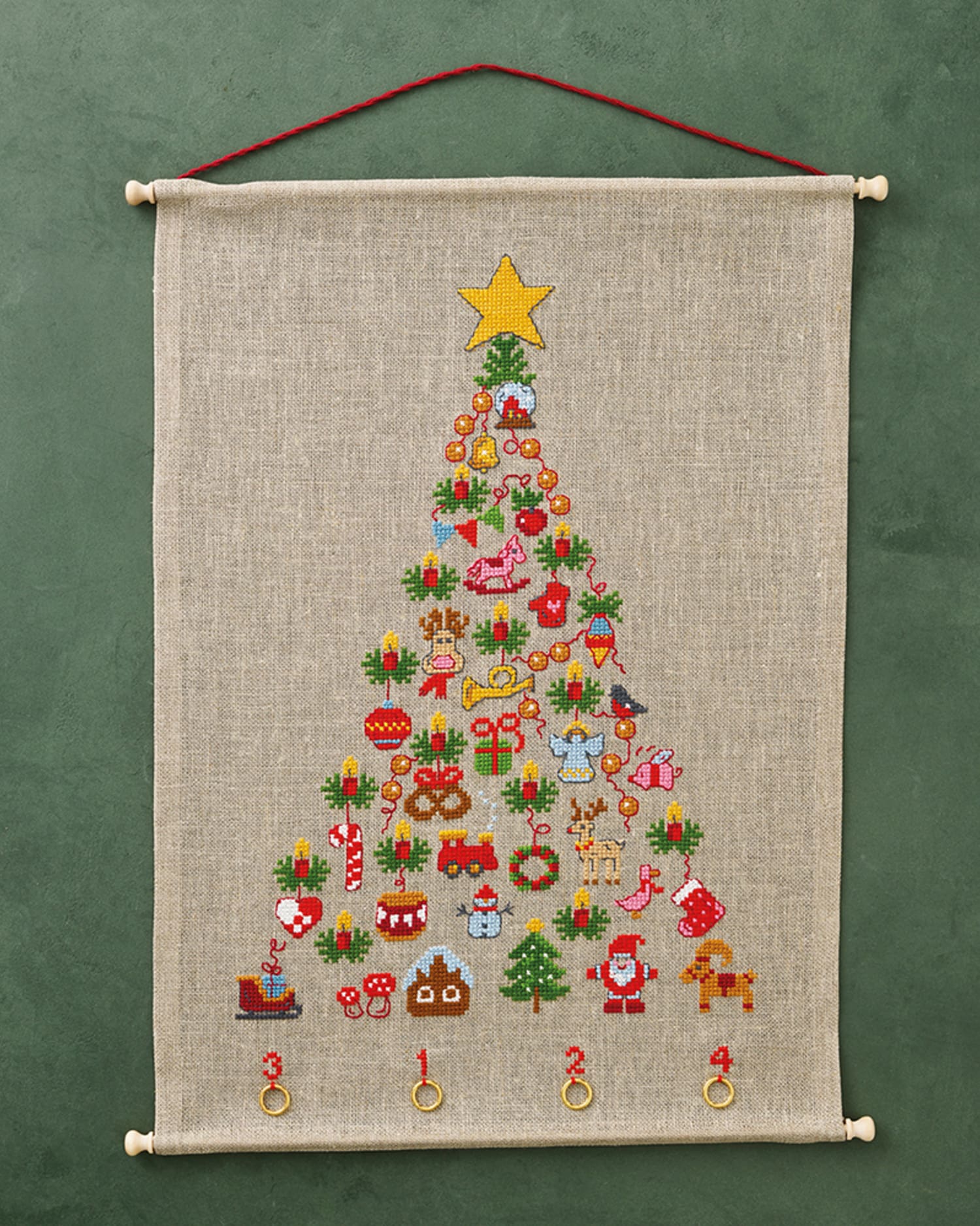 Broderikit “Adventsjuletræet” Julekalender 40X56 cm. – Julebroderi