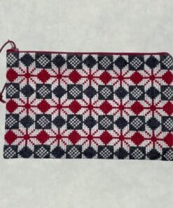 Broderikit Clutch “Stella Rød” – DIY Taske fra Baldyre