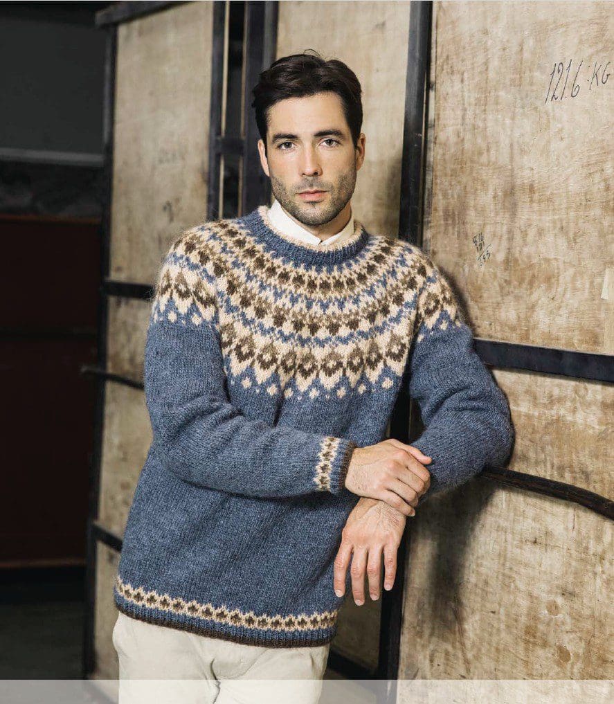 Strikkeopskrift Sproti 41-08 – Islandsk herresweater i Léttlopi fra Istex
